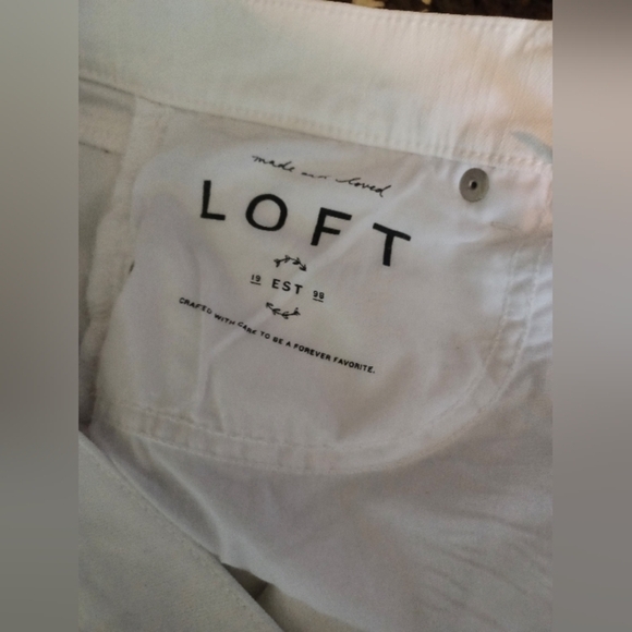 A LOFT White Straight Leg Jeans Classic Style - Picture 9 of 9